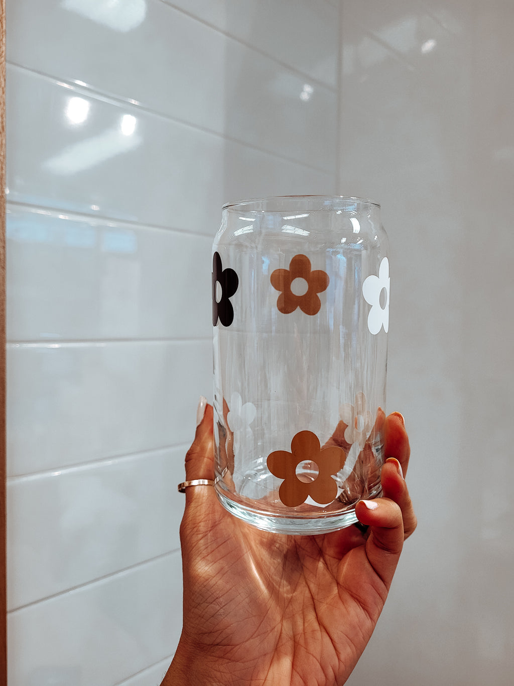 Neutral Daisy Cup